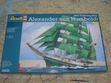 images/productimages/small/Alexander von Humboldt Revell 1;150 nw.voor.jpg